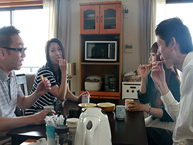 母子交尾 マザコン息子の肉棒を貪る過保護な五十路母！親子で毎日性欲処理　サンプル画像07